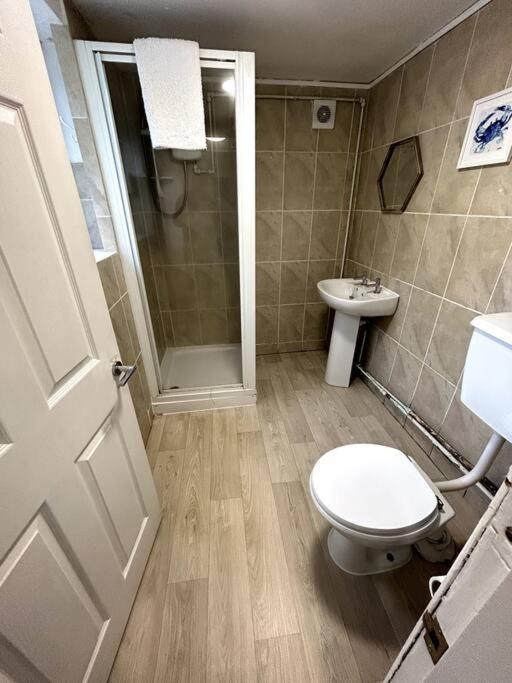 Bright Home From Home Stoke-on-Trent 외부 사진
